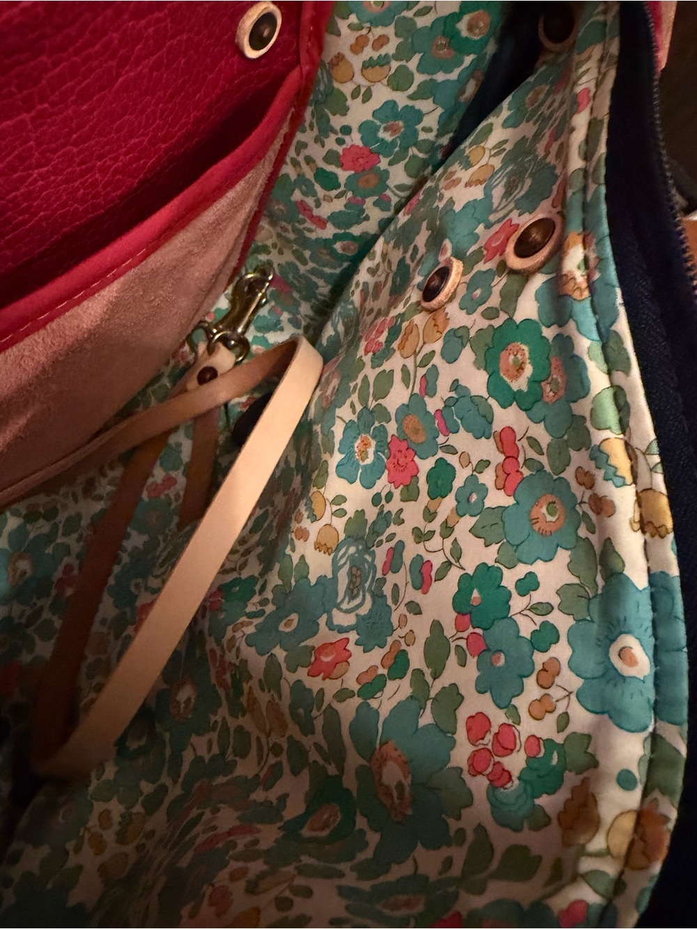 Meanwhile Back on the Farm Limited Edition Raspberry Buffalo Leather Handtote - Picture 7 of 10